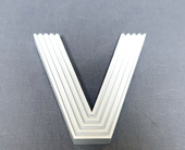 V 모양 목걸이
